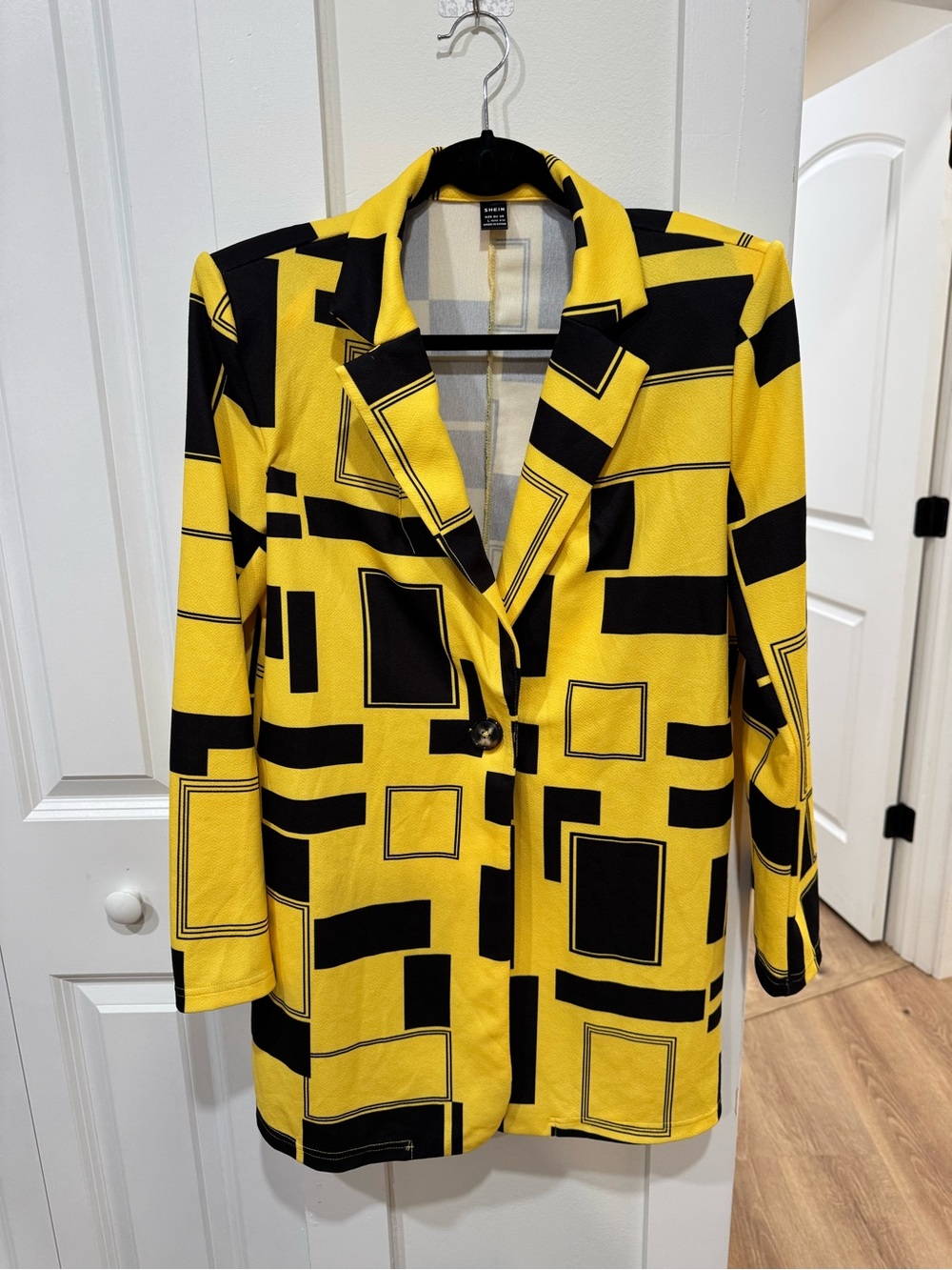 SHEIN Yellow and Black Geometric Blazer Jacket